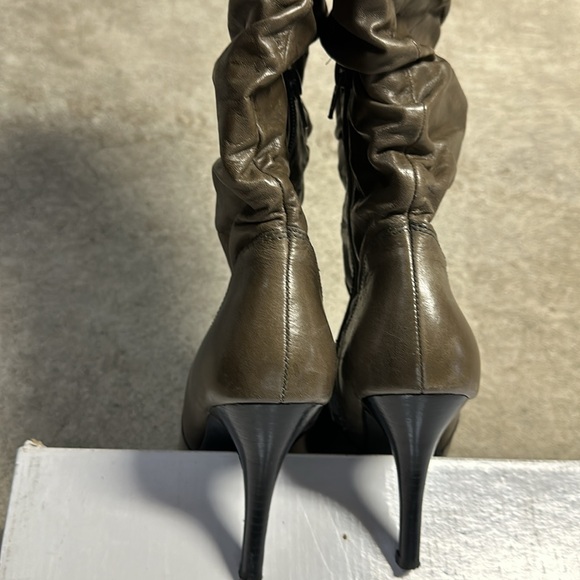 Aldo Matsushima Grey Knee Boots Heels Size 6.5 PreOwned - Picture 4 of 8